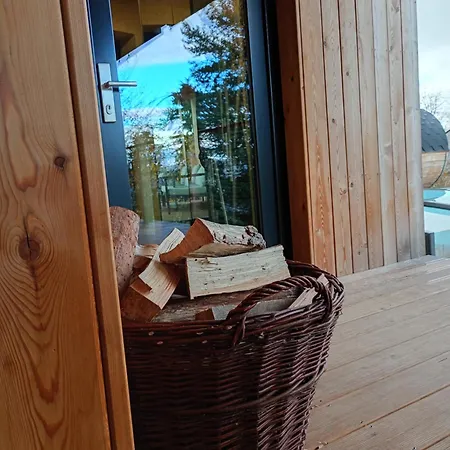 Budka - Parties Not Allowed *