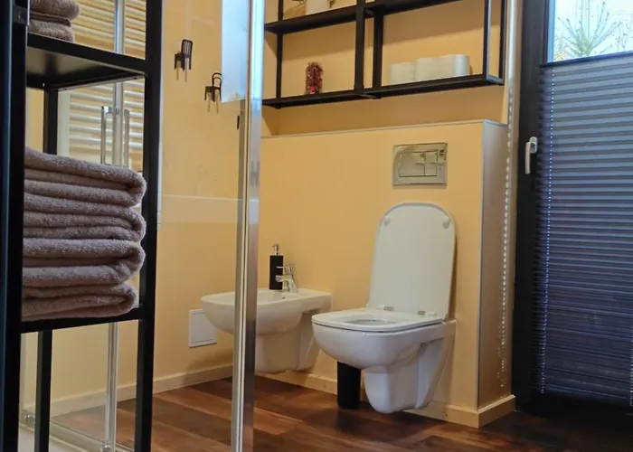 Budka - Parties Not Allowed Hébergement de vacances